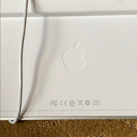 APPLE Keyboard with USB - Picture 2 of 2
